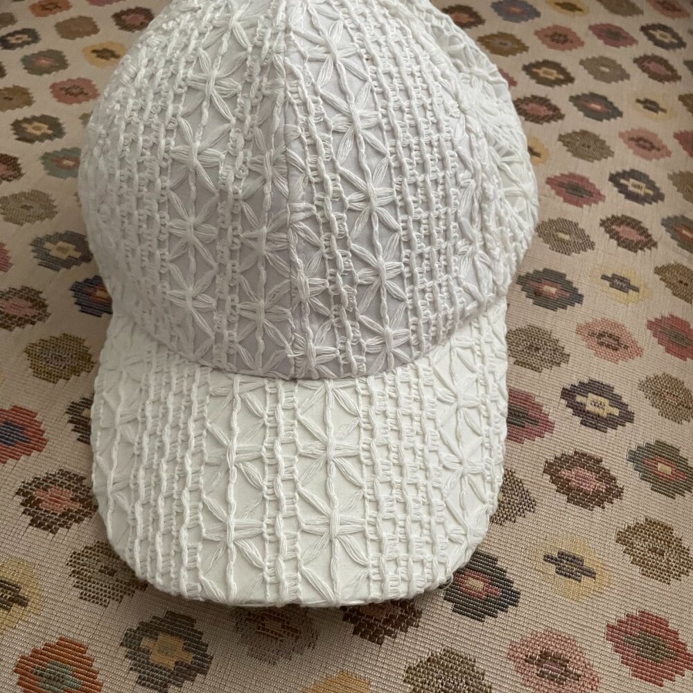 New With Tags Saks Fifth Avenue White Lattice Baseball Cap